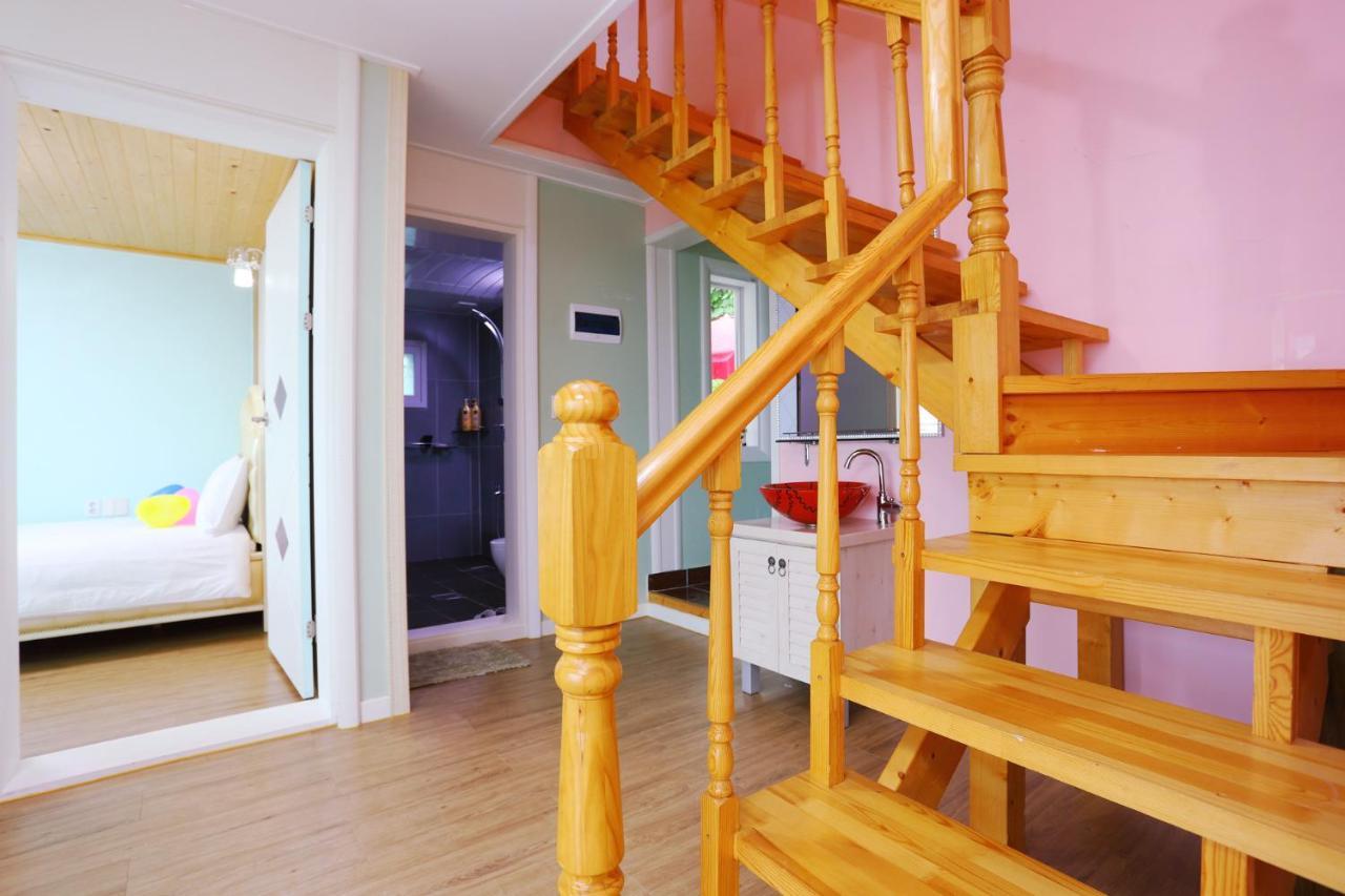 Montmartre Villa Namhae Exterior foto