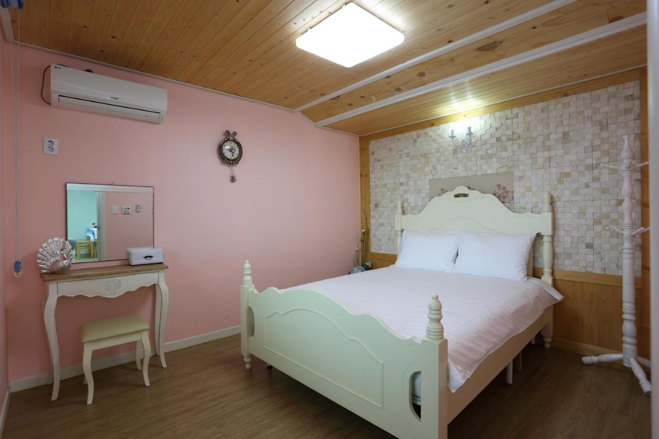 Montmartre Villa Namhae Exterior foto