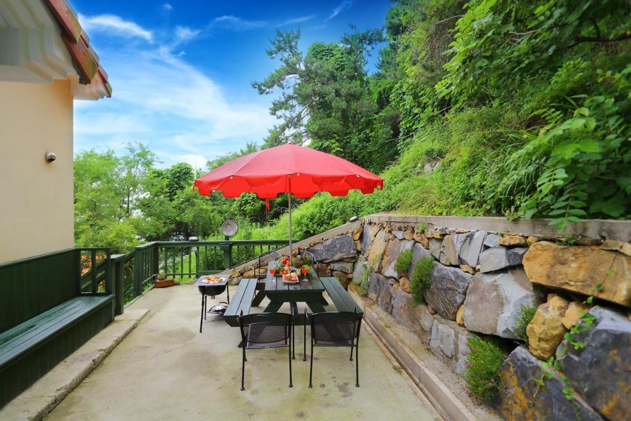 Montmartre Villa Namhae Exterior foto
