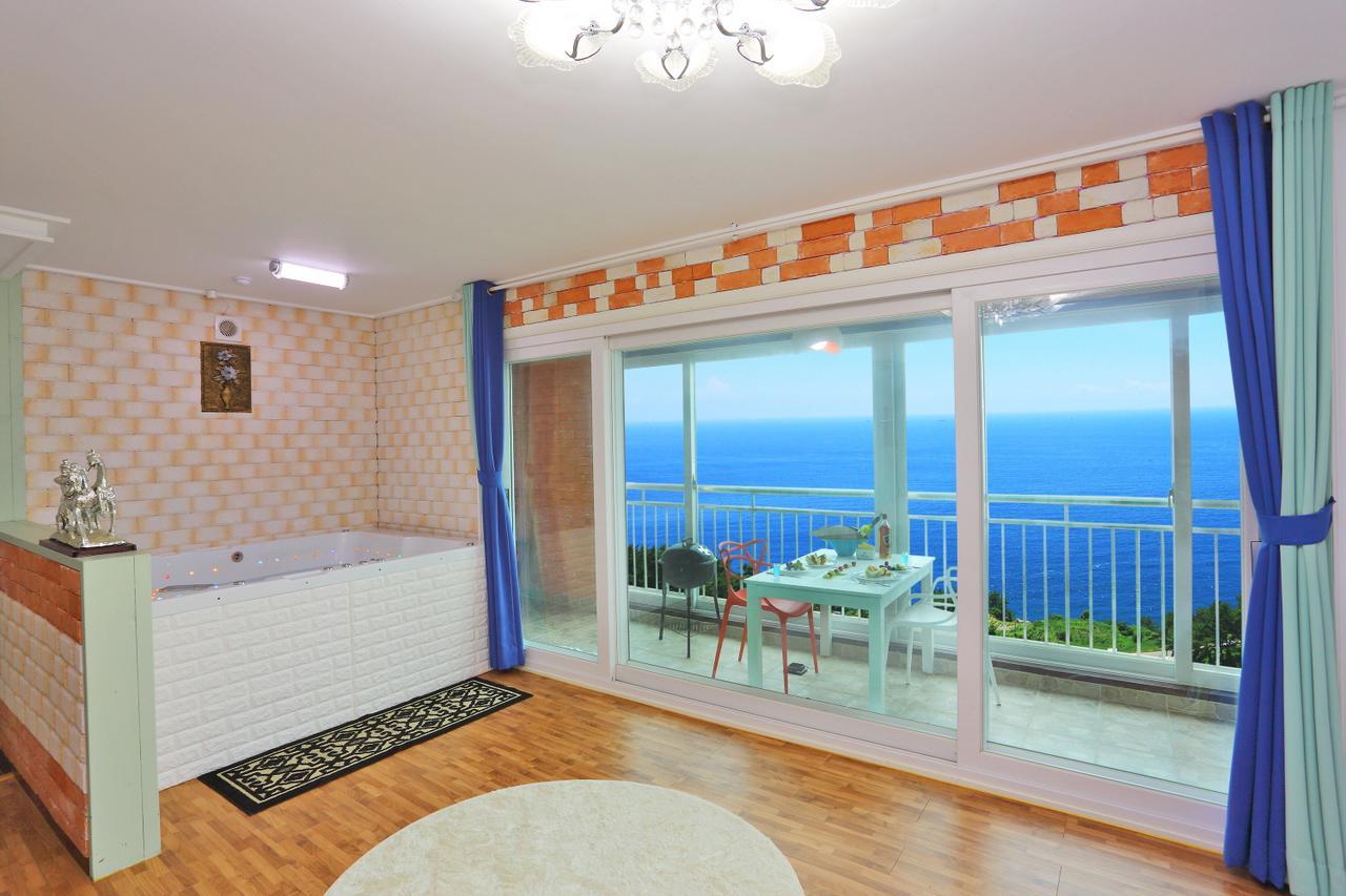 Montmartre Villa Namhae Exterior foto